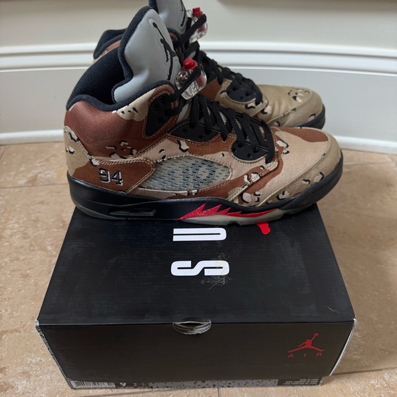 Supreme X Air Jordan 5 Retro desert camo!